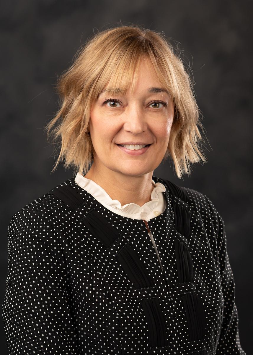 Kelly Moser Headshot